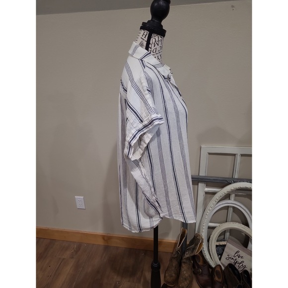Madewell Central Women's SZ M blue white stripe button down top coastal Beachy - Picture 4 of 8